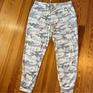 Secret Treasures Camouflage Joggers size medium